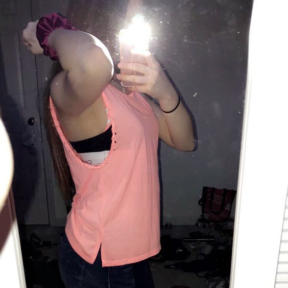 Pink Tank - Picture 1 of 2